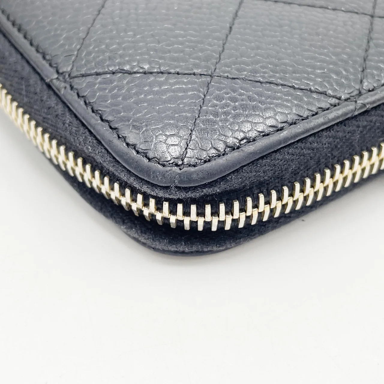 CHANEL CAVIAR ROUND FASTENER LONG WALLET (19 SERIAL CODE) view 5