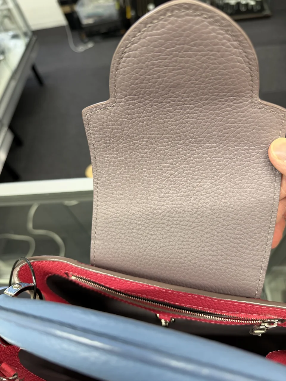 LV M52990 CAPUCINE view 7