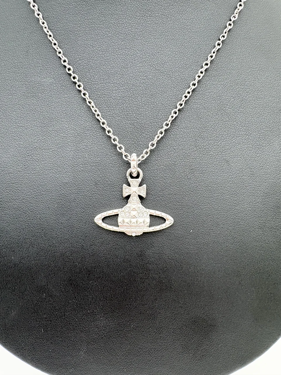 VIVIENNE WESTWOOD ORB NECKLACE view 4