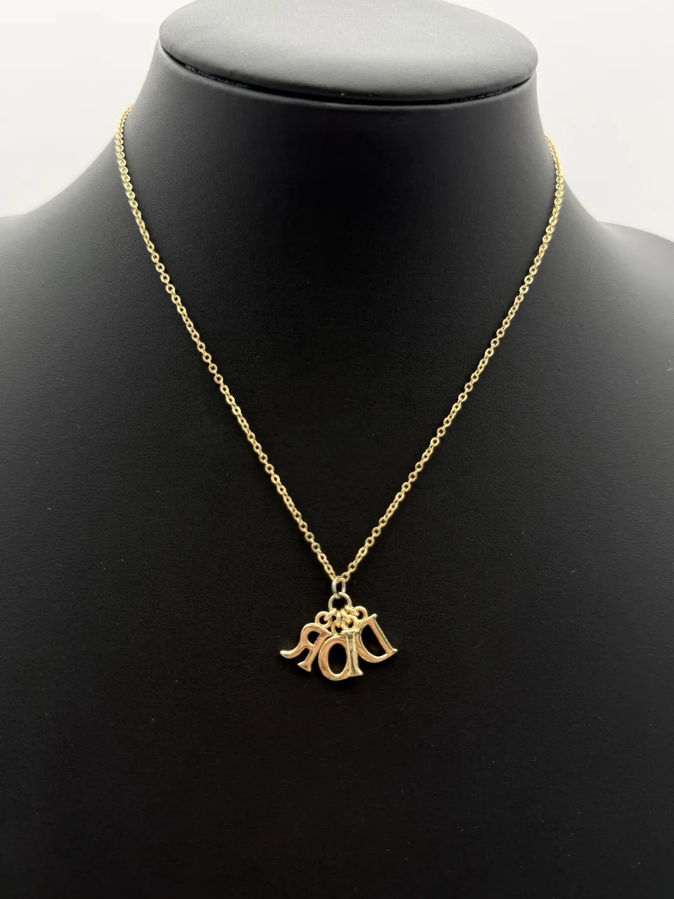 DIOR NECKLACE view 4