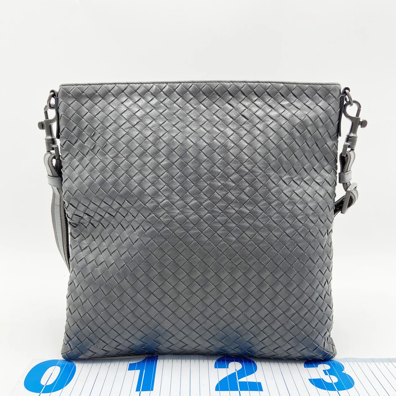 BOTTEGA VENETA INTRECCIATO SHOULDER BAG (BLACK)