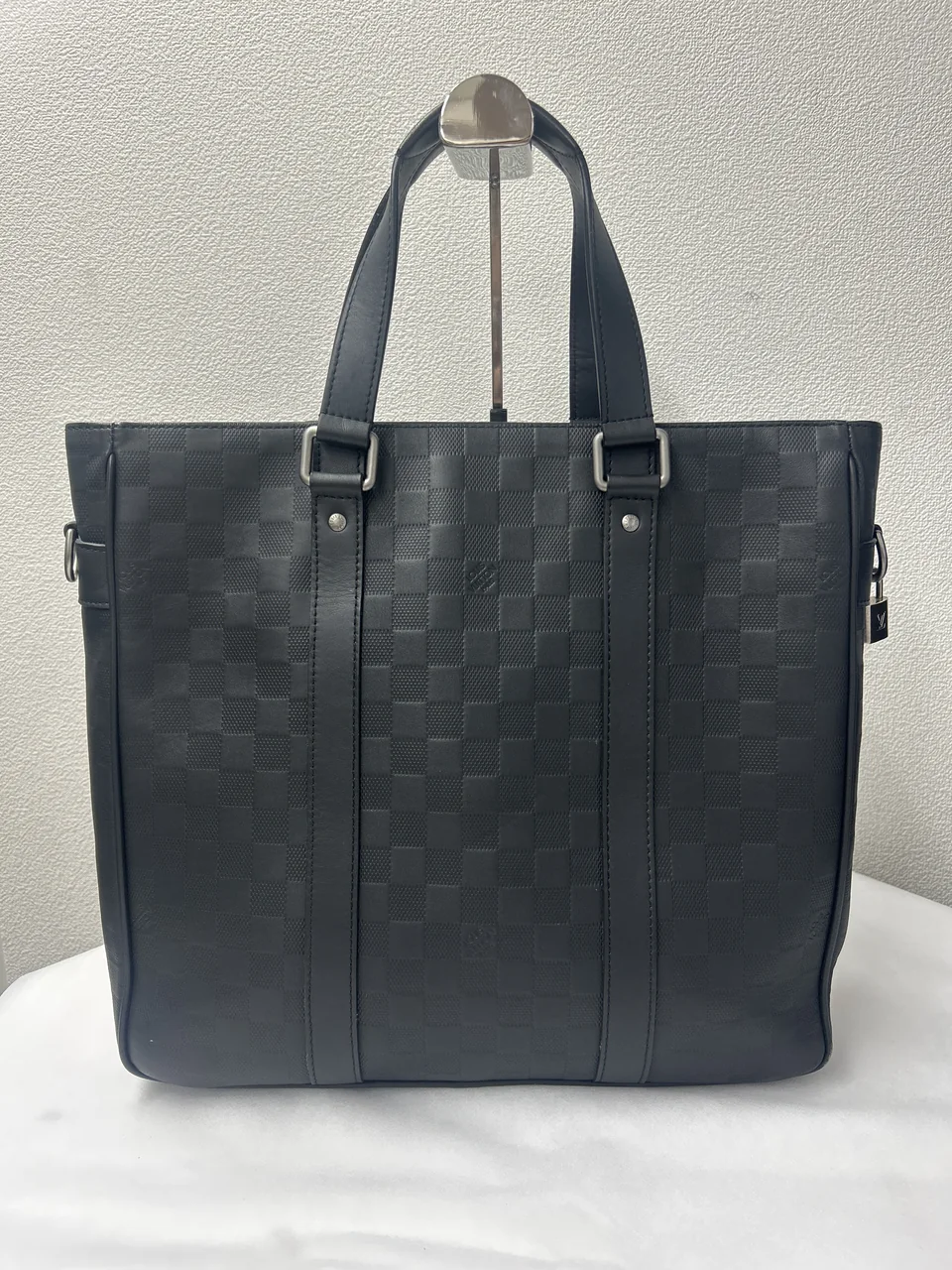 LV DAMIER INFINI TADAO PM view 13
