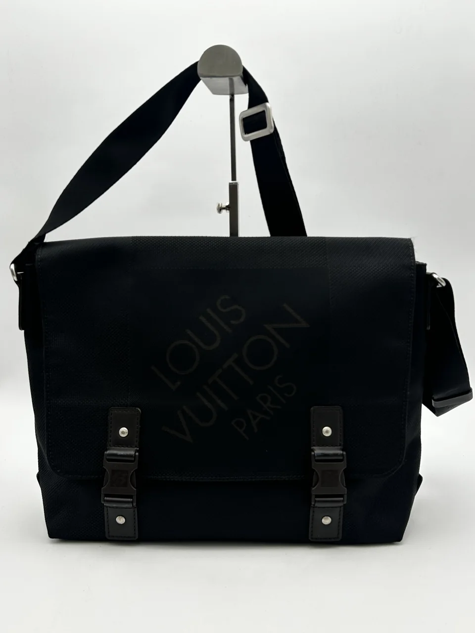 LV DAMIER JEANT LOU