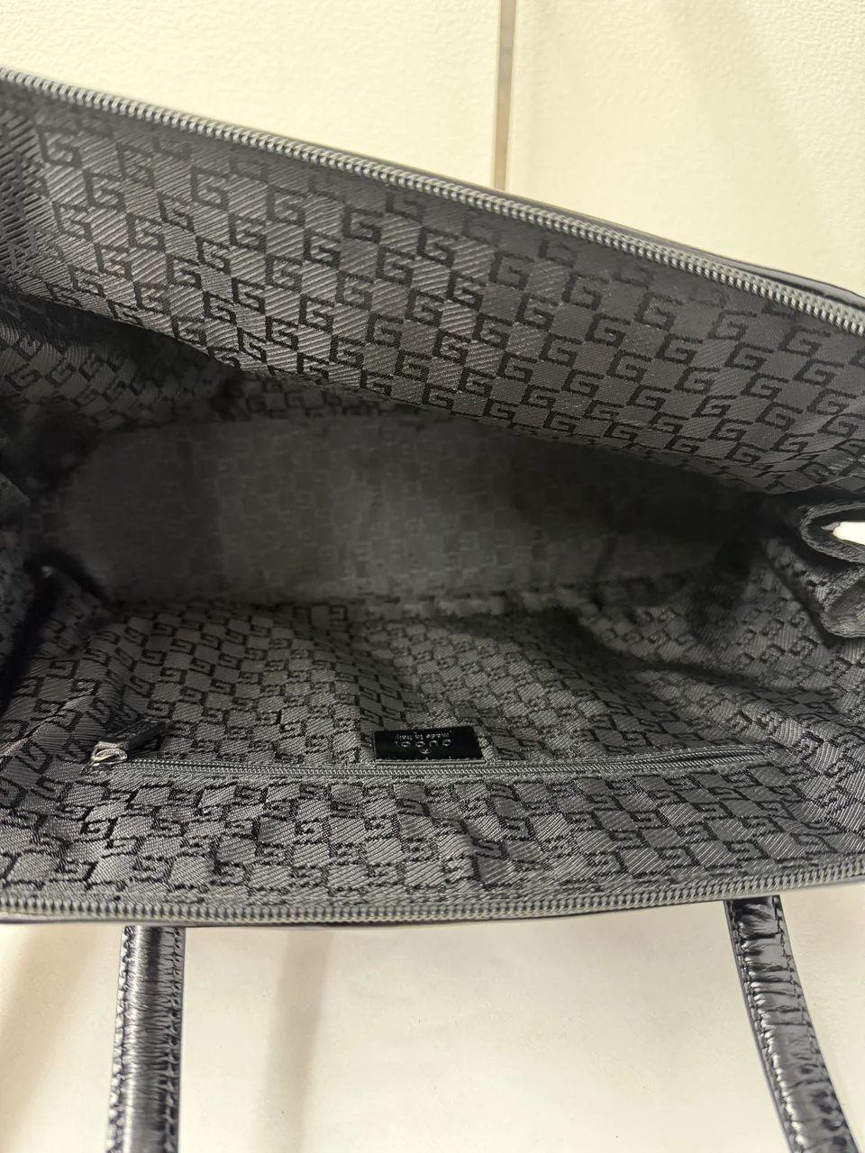 GUCCI HANDBAG hover