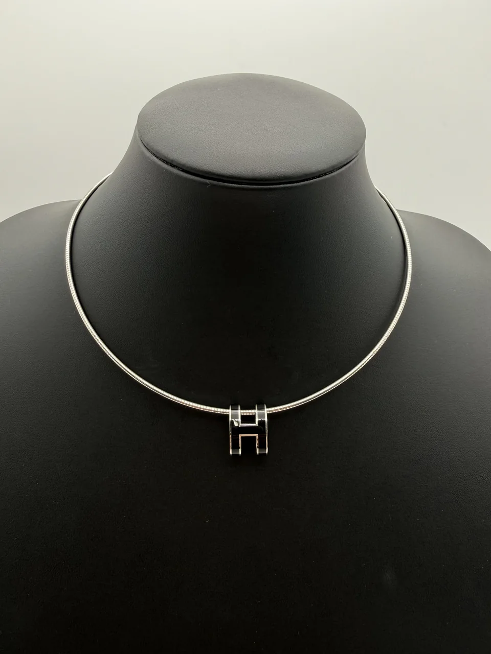 HERMES H CUBE NECKLACE view 3
