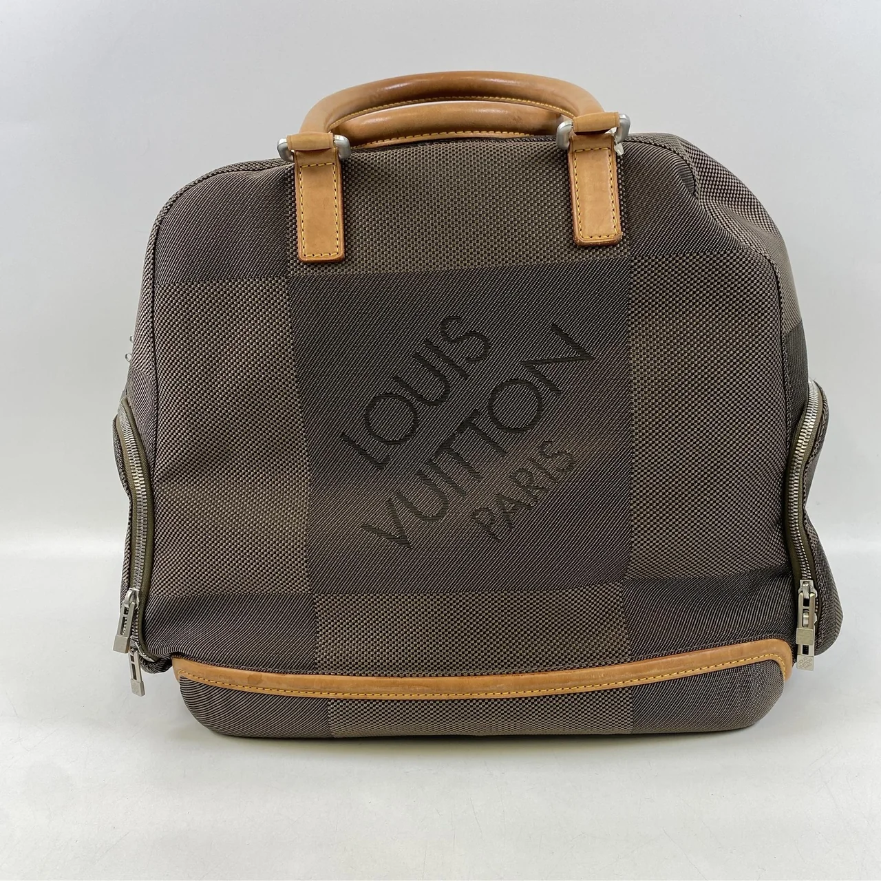 LV DAMIER JEANT AVENTURIER view 2