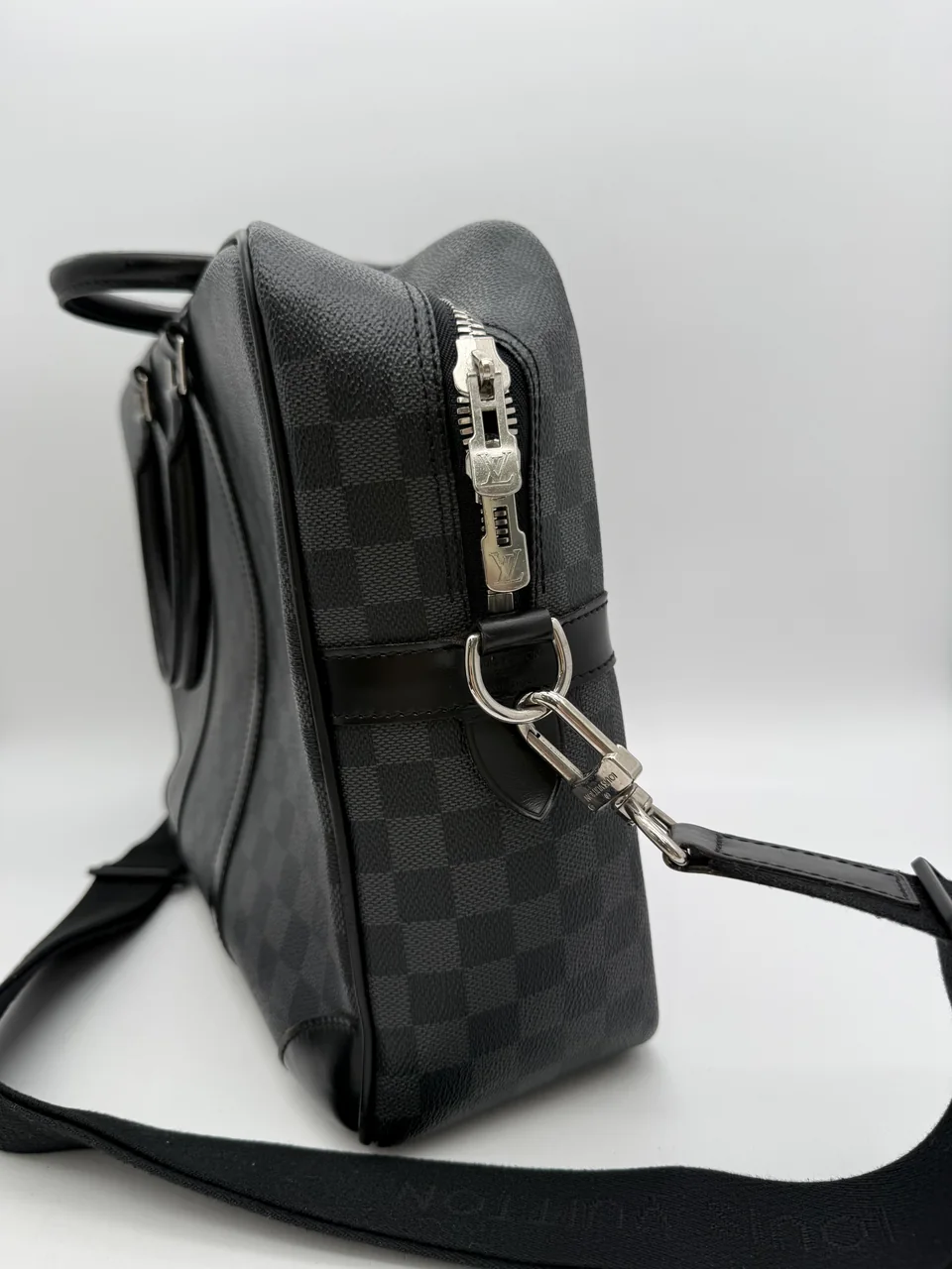 LV DAMIER GRAPHITE PORTE DOCUMENT VOYAGER view 4