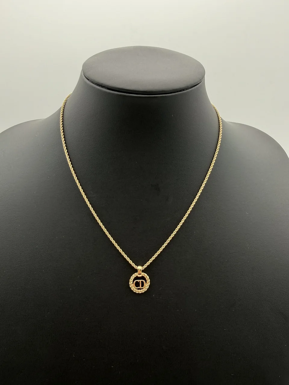 DIOR LOGO TWIST CIRCLE NECKLACE view 5