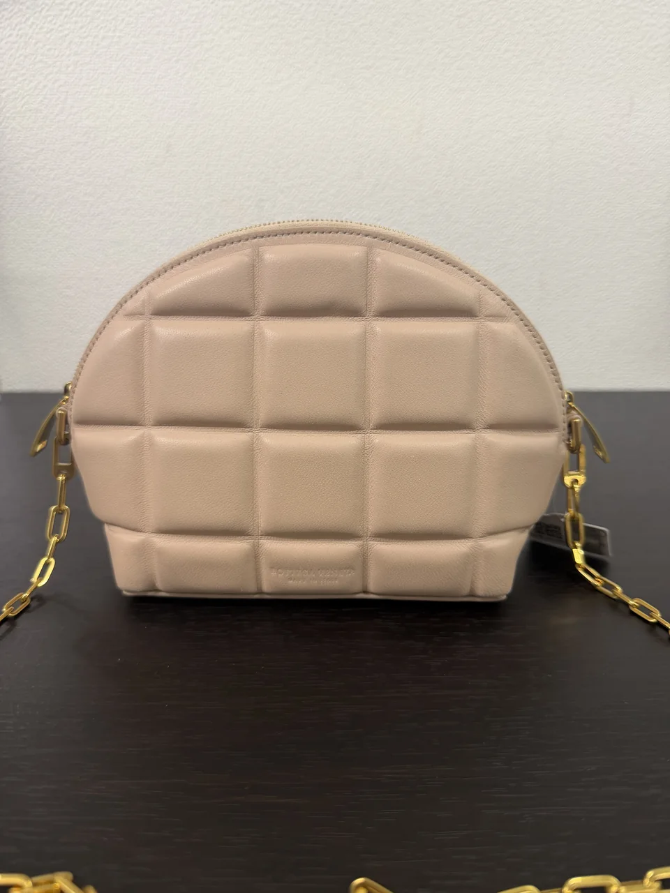 TG-58 398-10 BOTTEGA VENETA PATENET CHAIN SHOULDER BAG (BEIGE)