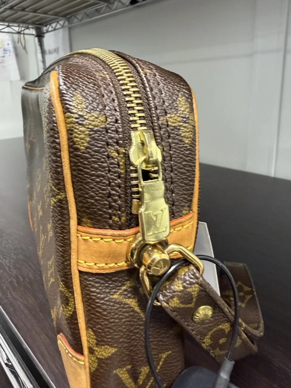 LV SECOND BAG view 6