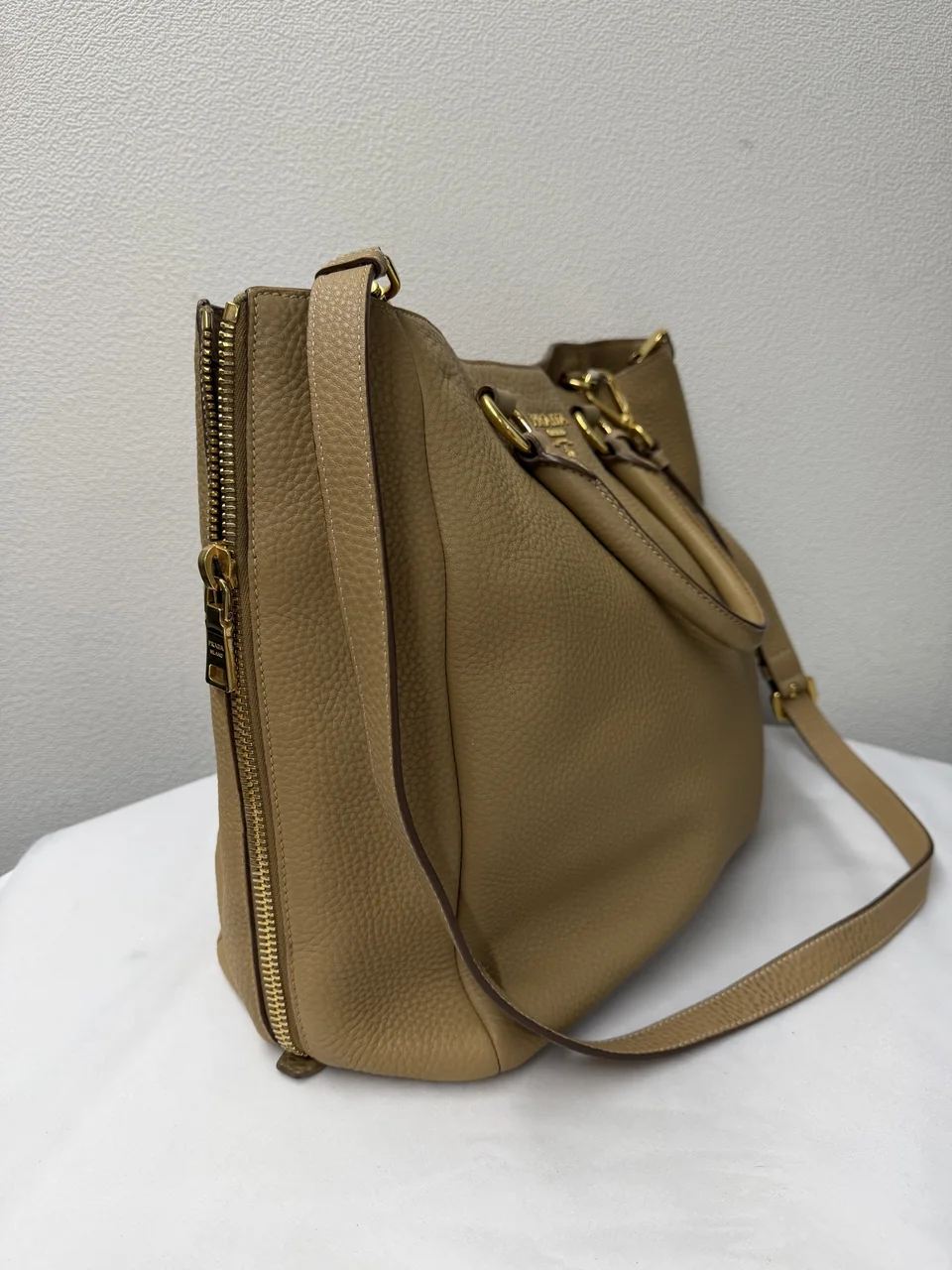 PRADA BAG view 3