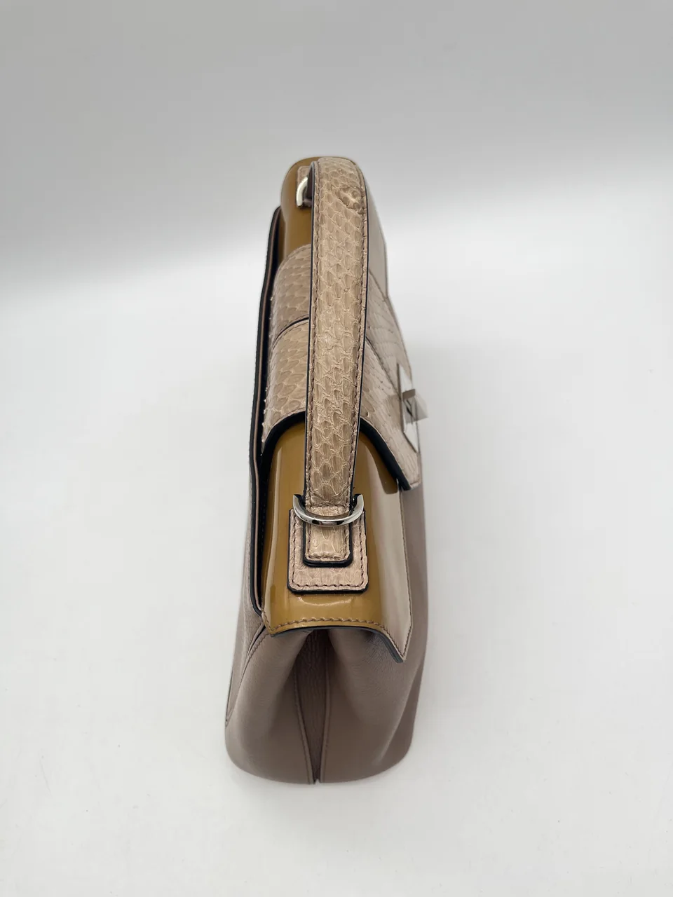 CARTIER CLASSIC FEMININE HANDBAG view 3