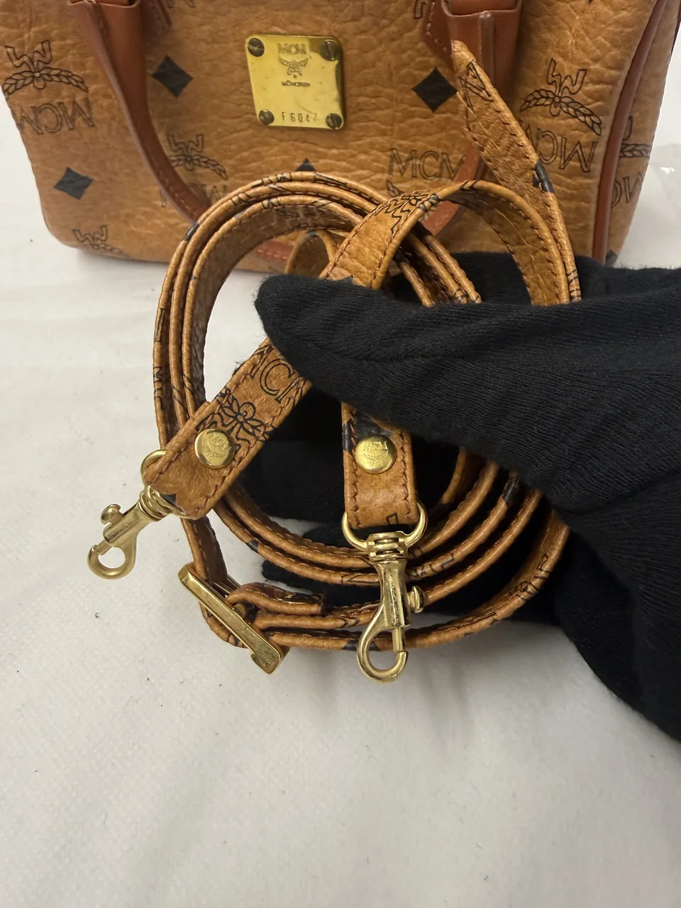 MCM TWO-WAY BAG (CAMEL) view 10