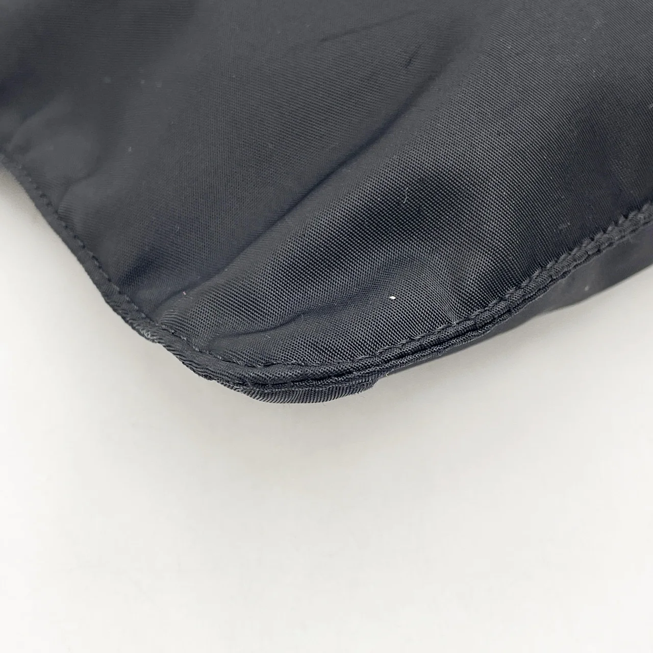 PRADA NYLON SHOULDER BAG (BLACK) view 4