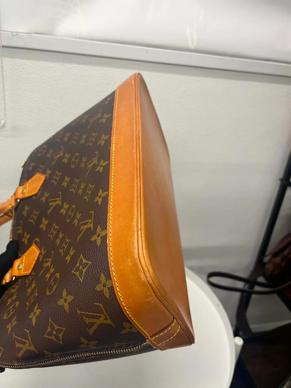 LV MONOGRAM ALMA hover
