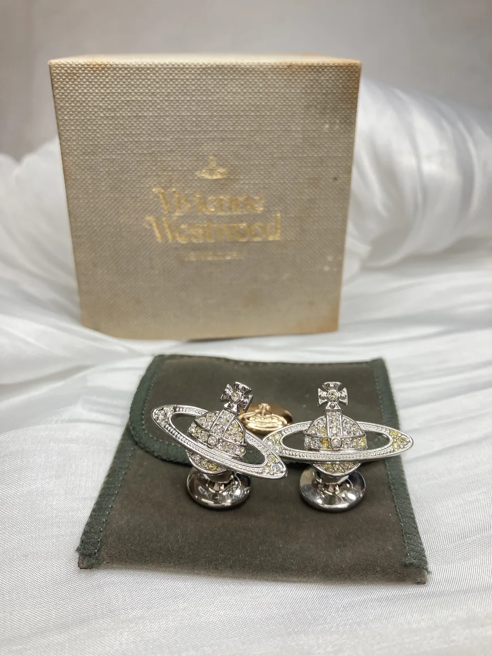 VIVENNE WESTWOOD ITEM