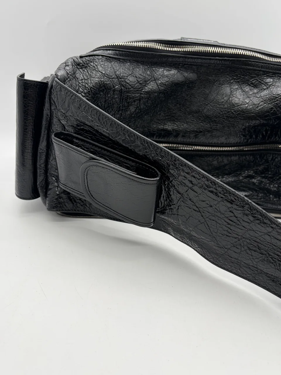 BALENCAIGA SUPER BUSY LEATHER SHOULDER BAG (BLACK) view 9