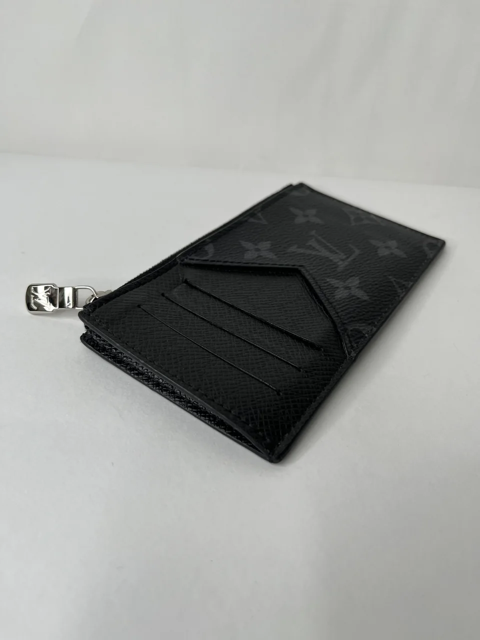 LV TAIGARAMA COIN CARD HOLDER view 4