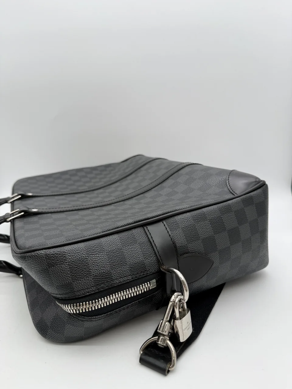 LV DAMIER GRAPHITE PORTE DOCUMENT VOYAGER view 5