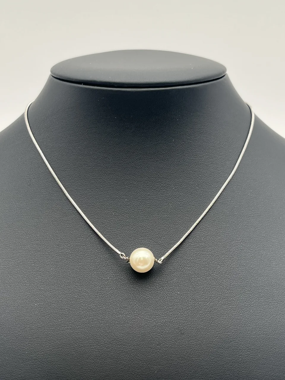 DIOR NECKLACE hover