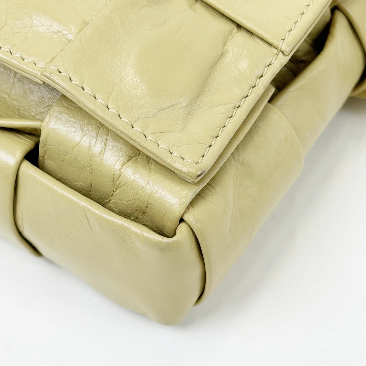 BOTTEGA VENETA MAXI INTRECCIATO CASSETTE CROSSODY view 4