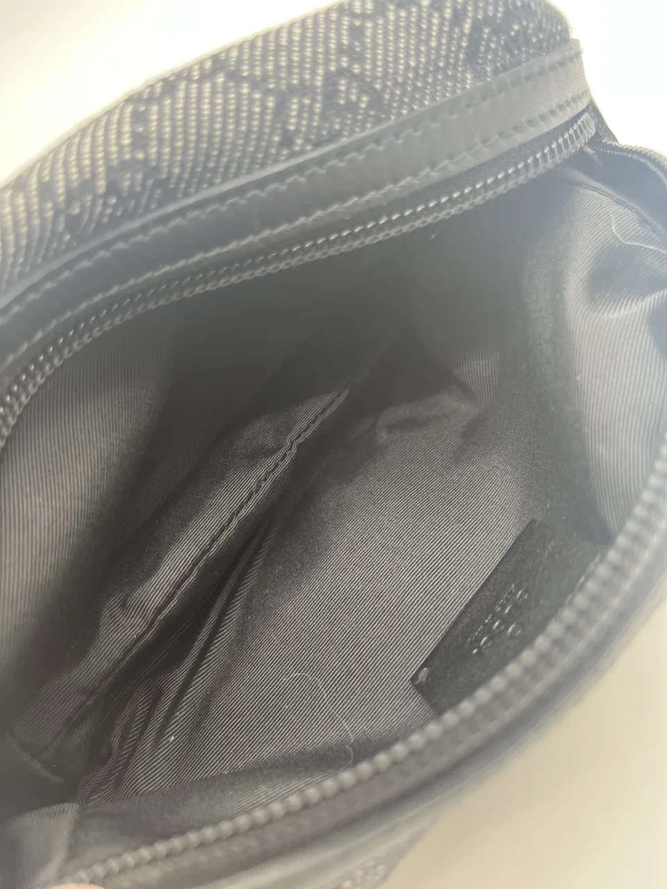 GUCCI GG CANVAS POUCH view 5