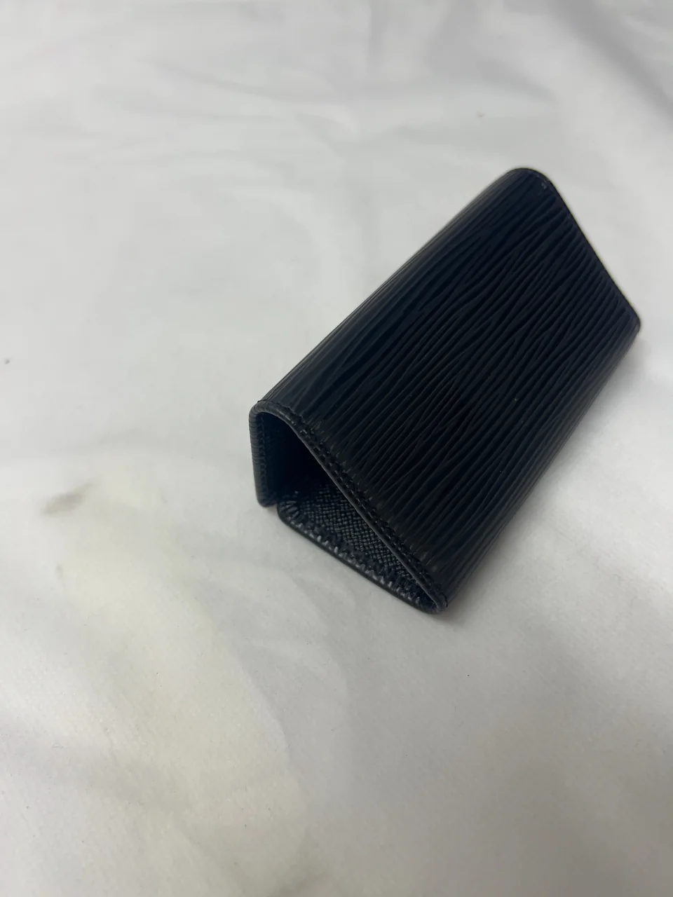 LV EPI KEY CASE (NOIR) photo 5