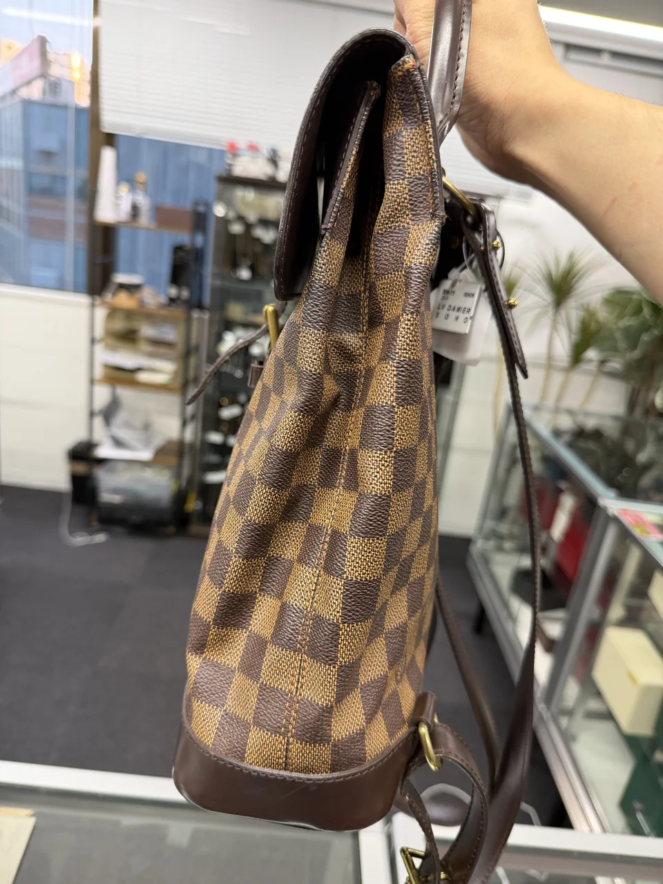 LV DAMIER SOHO view 5