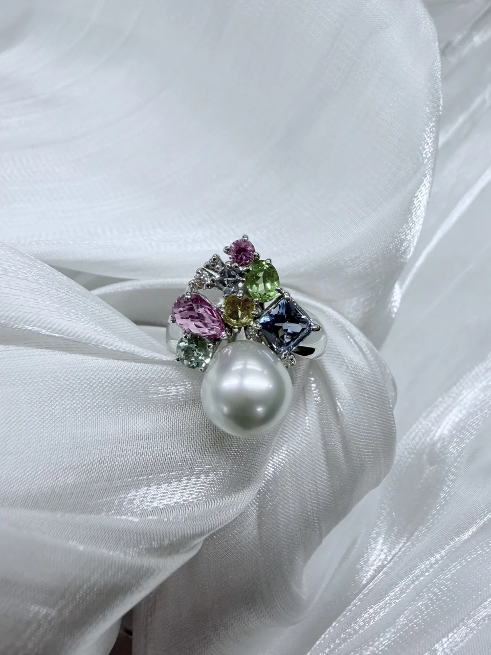 K18WG MULTISTONE RING 9.7MM A0.60CT GB0.20CT P0.31CT FD0.07CT PS1.12CTS YS0.21CT 9.5G