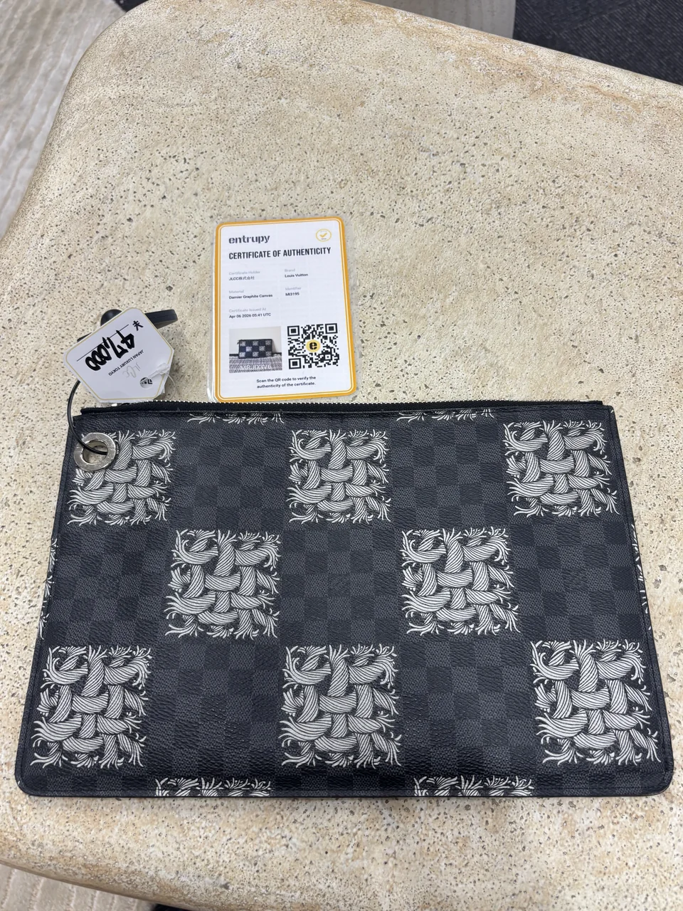 LV POCHETTE JOUR