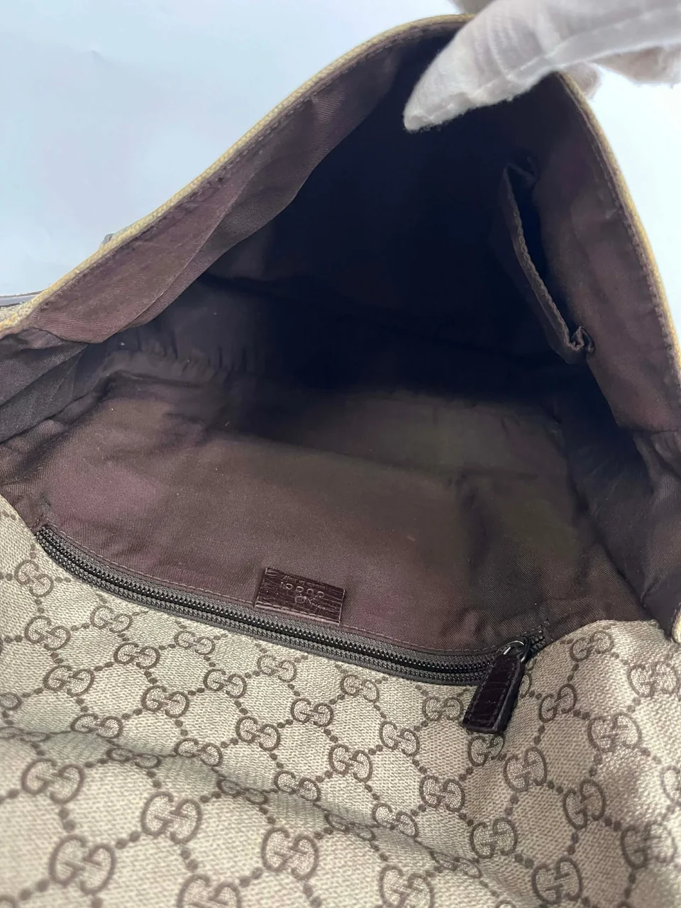 GUCCI GG SUPREME SHOULDER BAG view 8