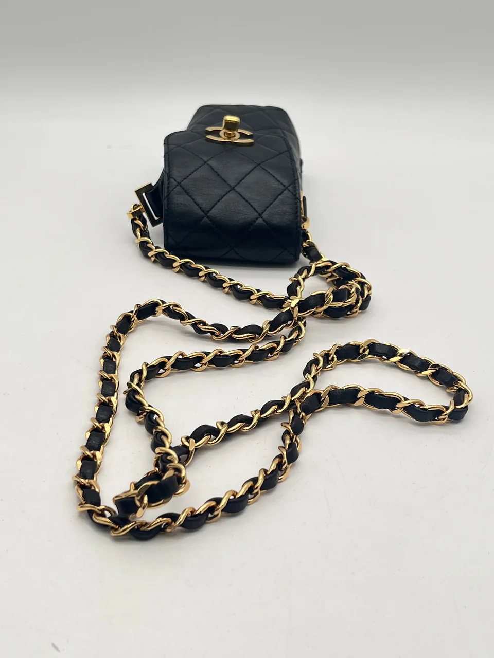 CHANEL SHOULDER BAG view 5