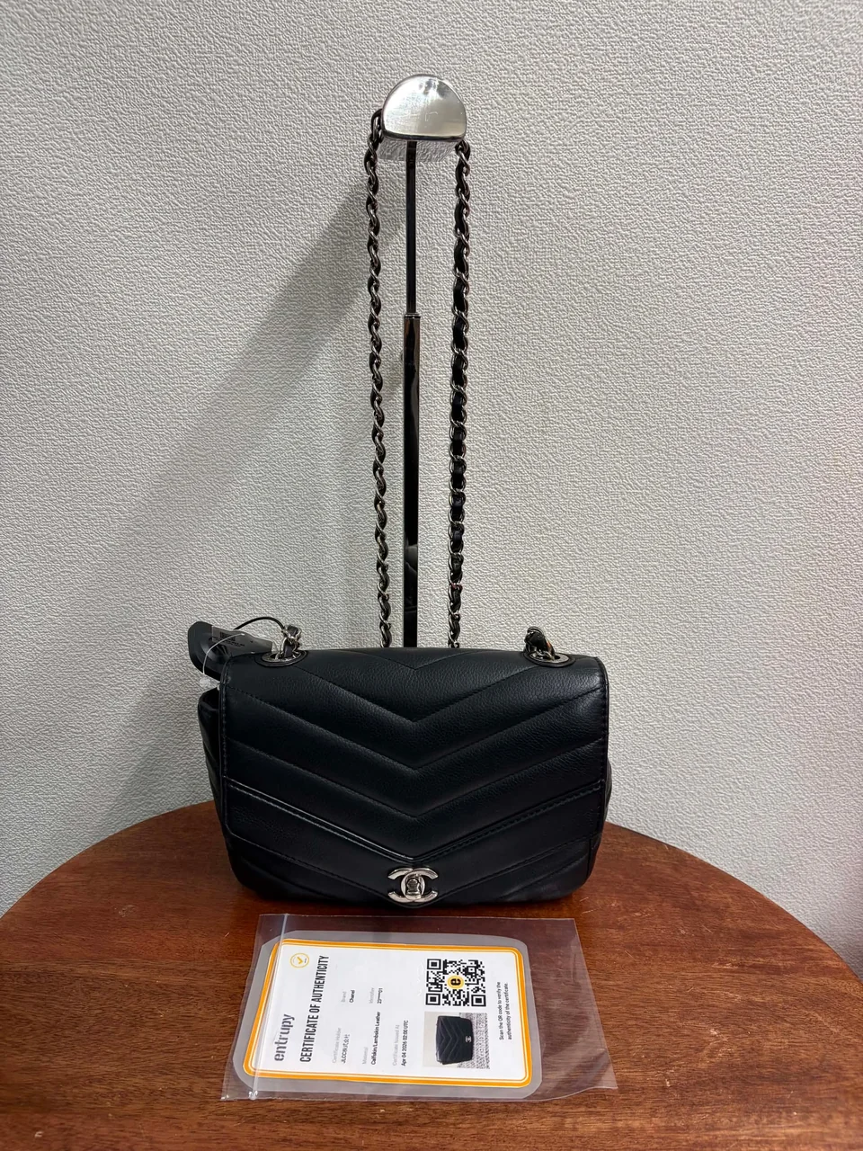 CHANEL CAVIAR CHEVRON SHOULDER BAG