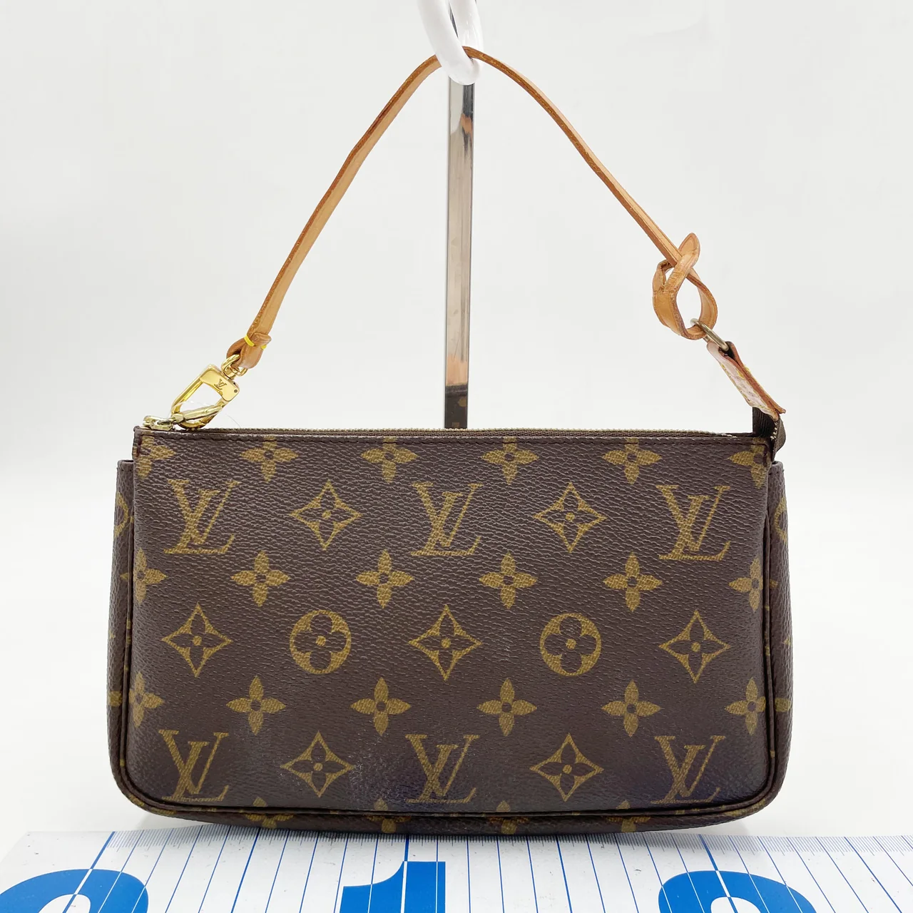 LV MONOGRAM POCHETTE ACCESOIRE view 2