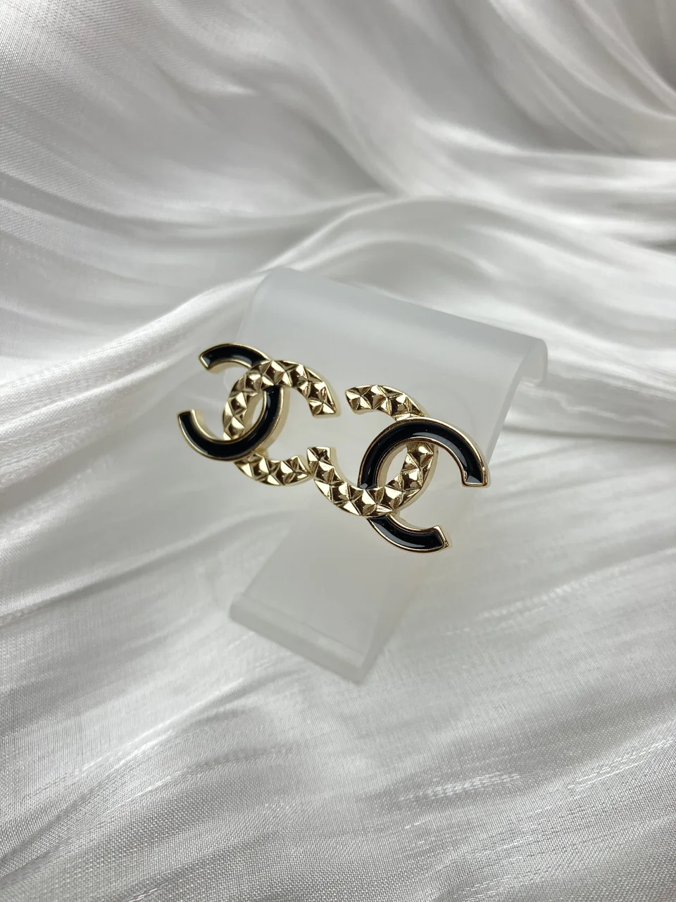 CHANEL EARRINGS hover