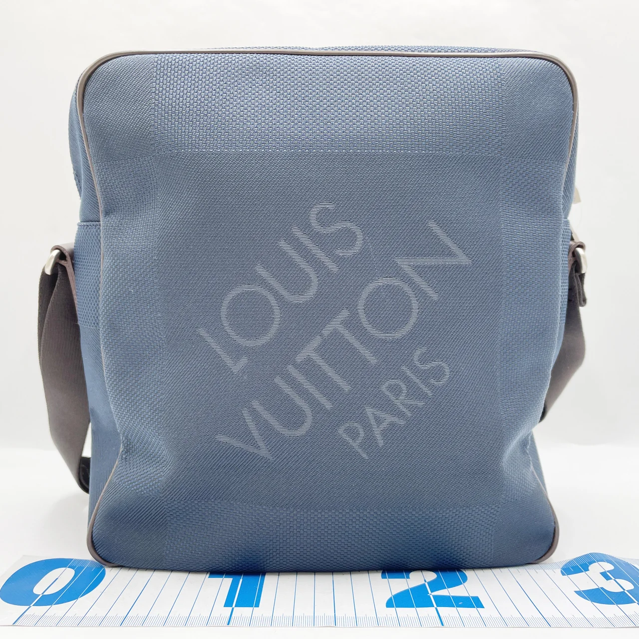 LV DAMIER JEANT PILOT hover