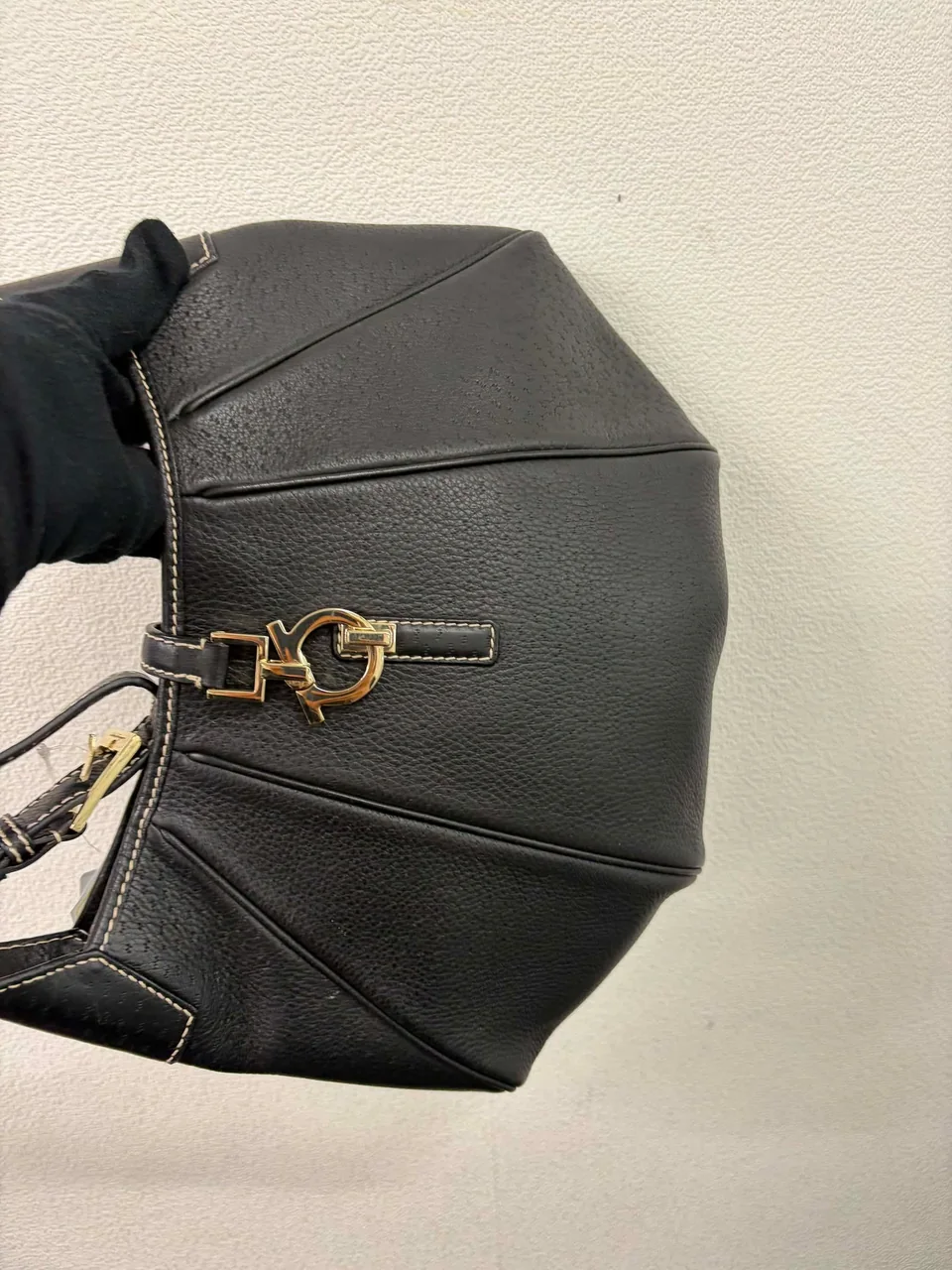 SALVATORE FERRAGAMO SHOULDER BAG view 5