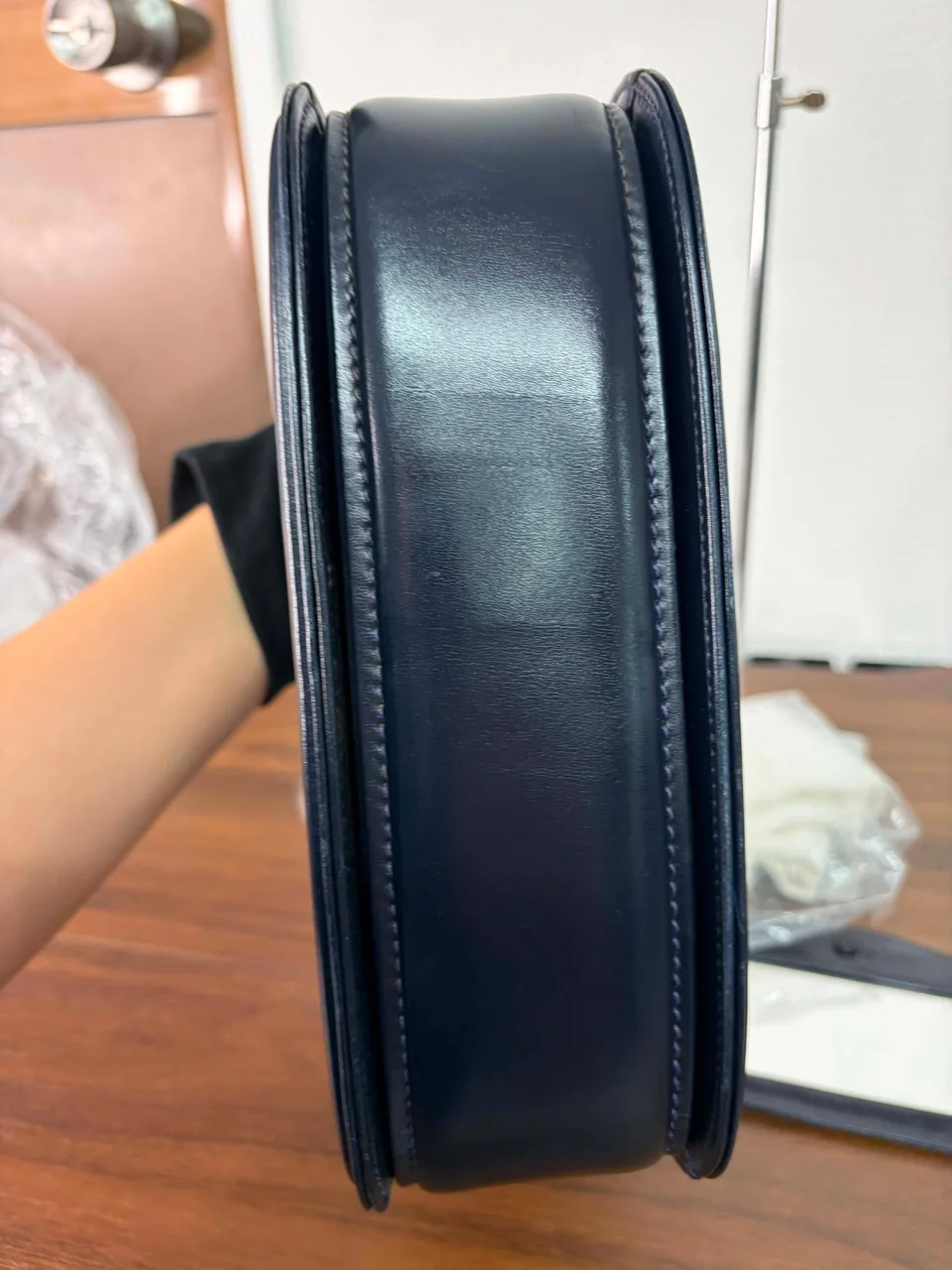 GUCCI HANDBAG (BLACK) view 4