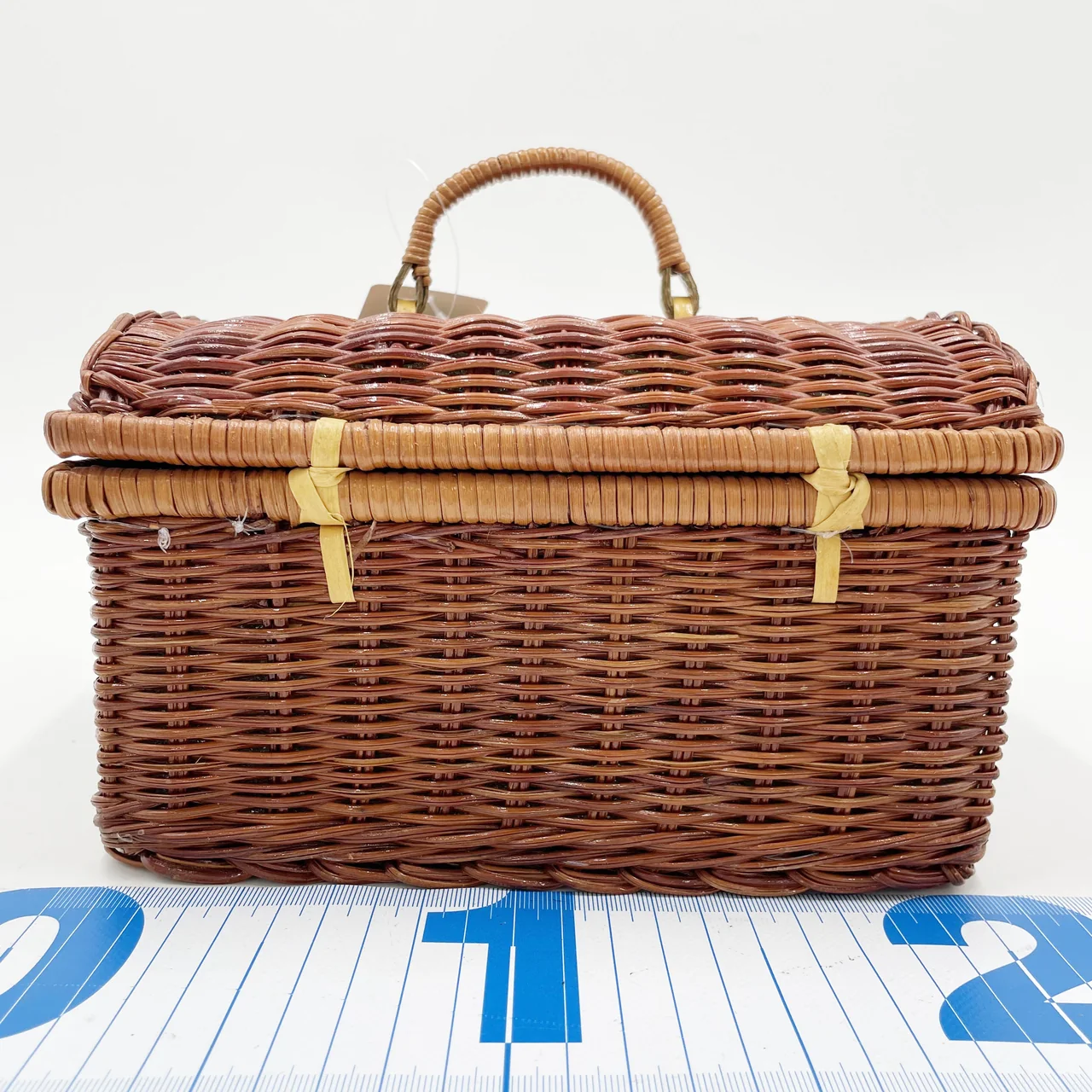 GIVENCHY LUNCH BOX hover