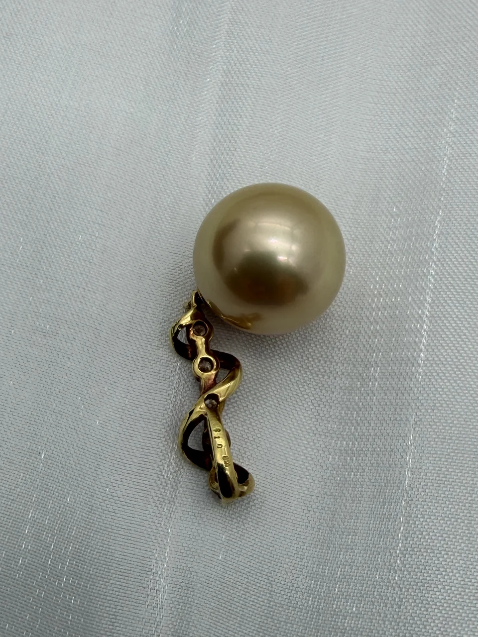K18 PEARL PENDANT 10.9MM FD0.13CT 2.6G hover