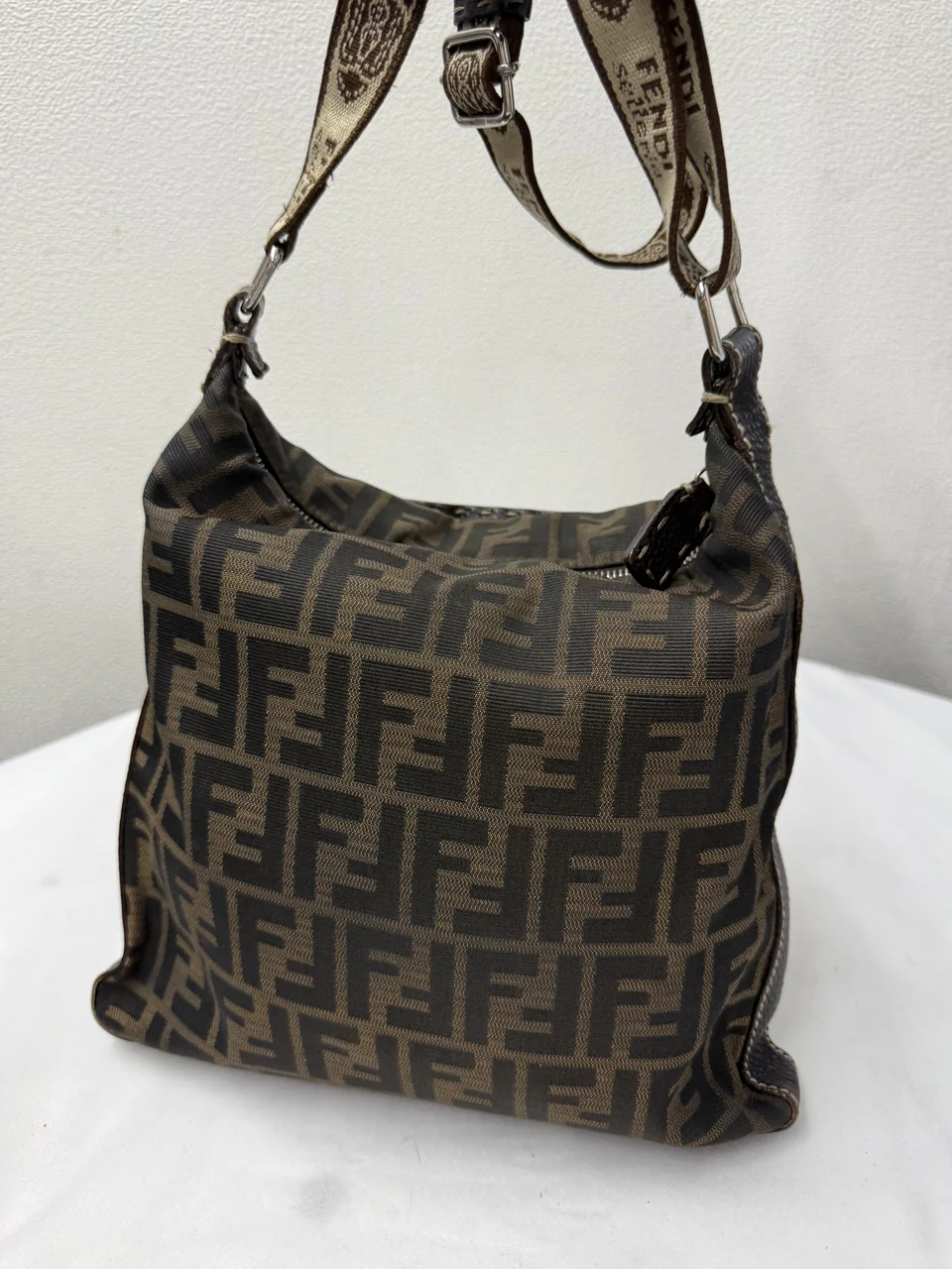 FENDI SHOULDER BAG view 4