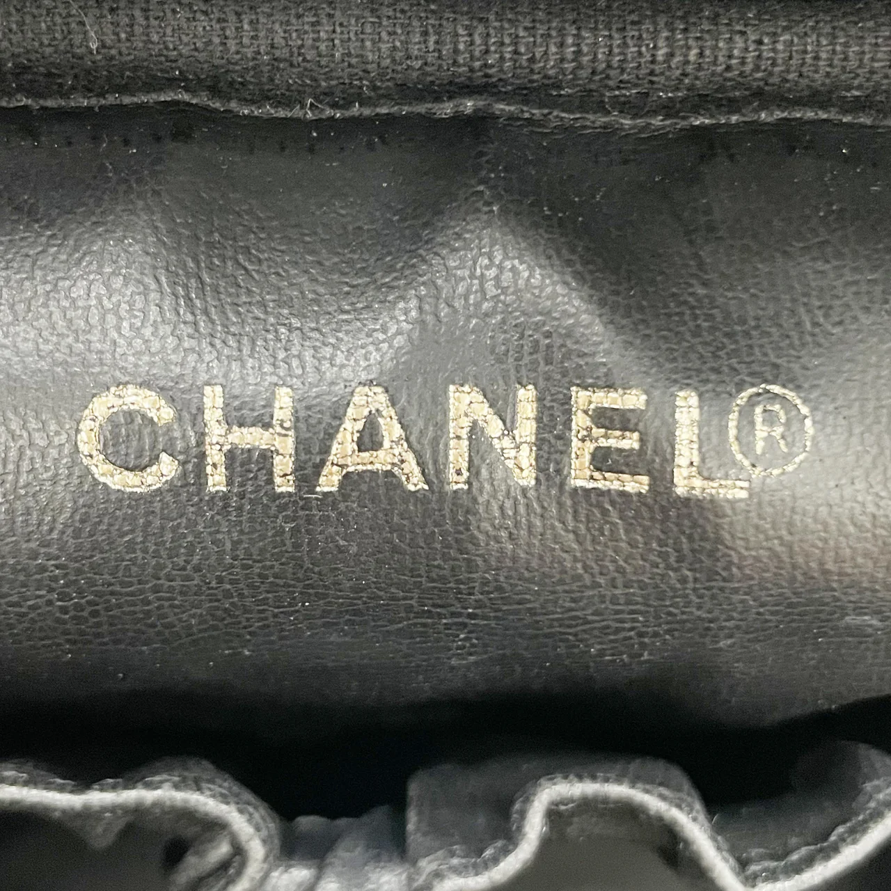 CHANEL CAVIAR VANITY BAG (6 SERIAL CODE) view 11
